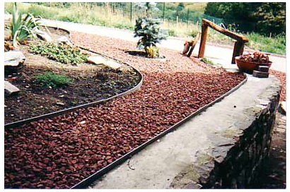 Aménagez facilement vos parterres et plates-bandes avec les Bordures Galvanisées Hobby Nature